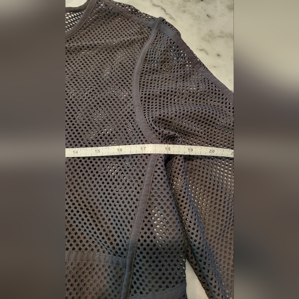 Lululemon Rare Black Mesh Long Sleeve Top - Picture 4 of 10